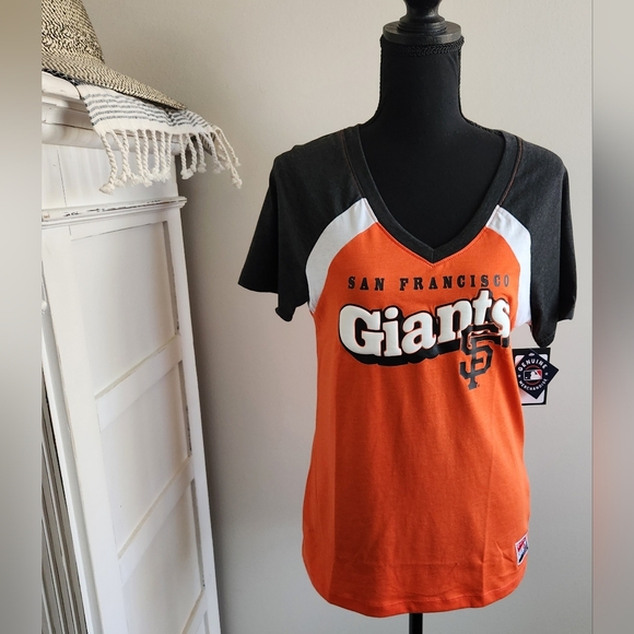 NWT SAN FRANCISCO GIANTS NEW ERA HEATHERED RAGLAN V-NECK TEE - Picture 2 of 6